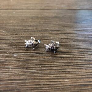 Vintage sliver sea turtle stud earrings